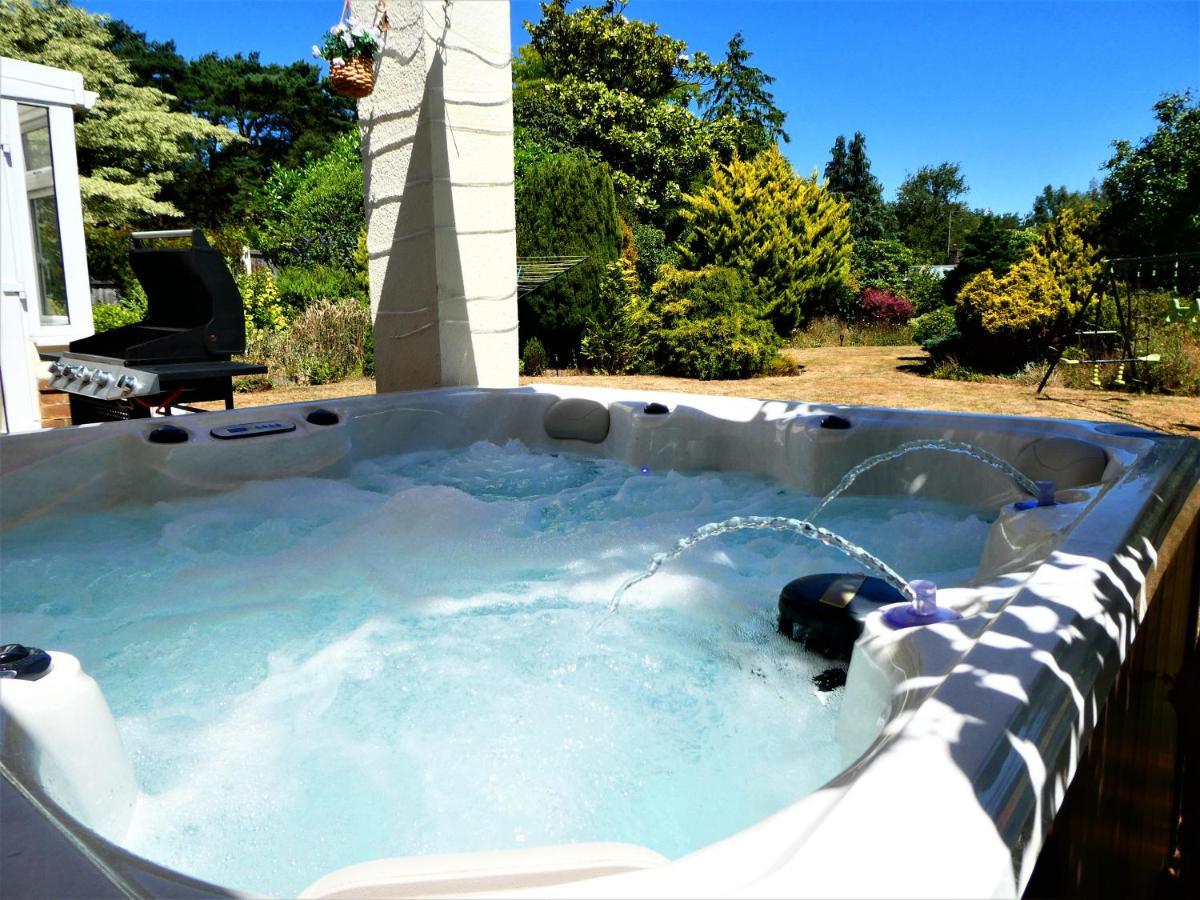 Lions Lodge: Great Location With Hot Tub Ringwood Zewnętrze zdjęcie